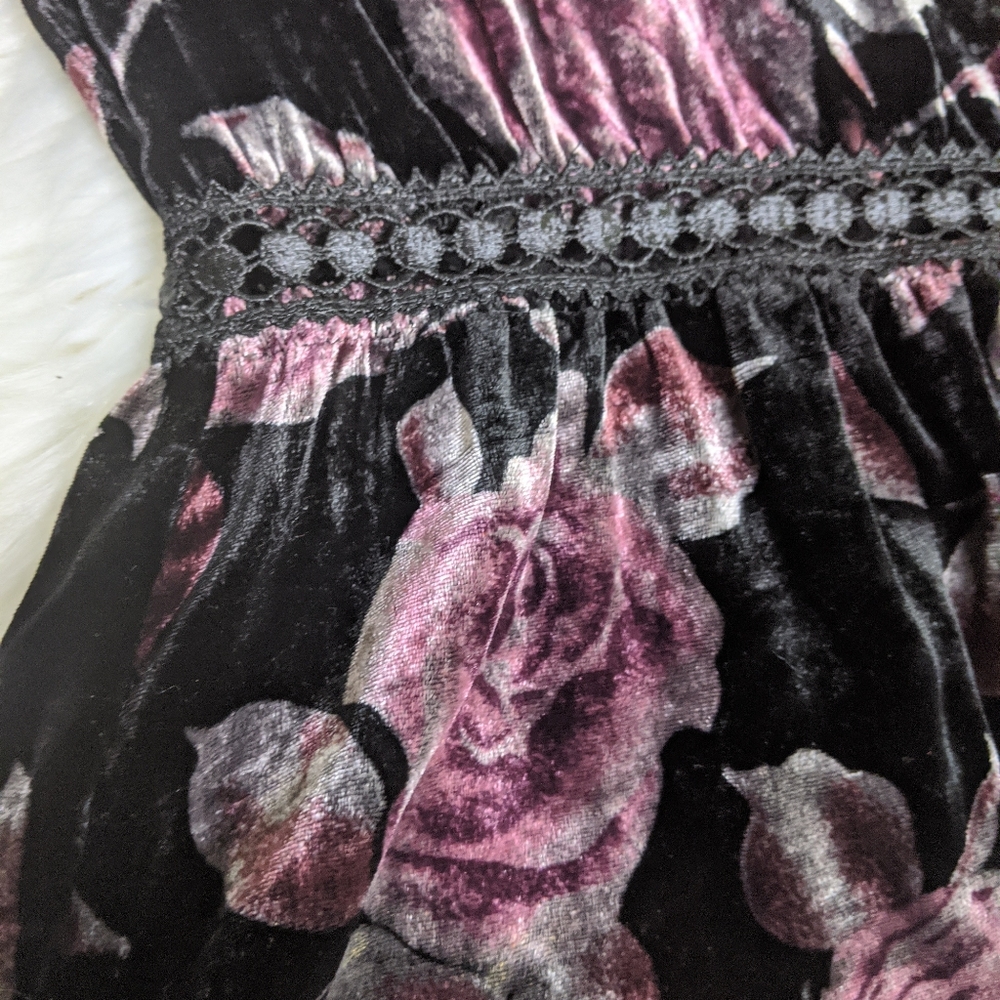 Willow & Clay Nordstrom Velvet Floral Blouse Women’s Small | Long Sleeve V-Neck - Picture 4 of 8